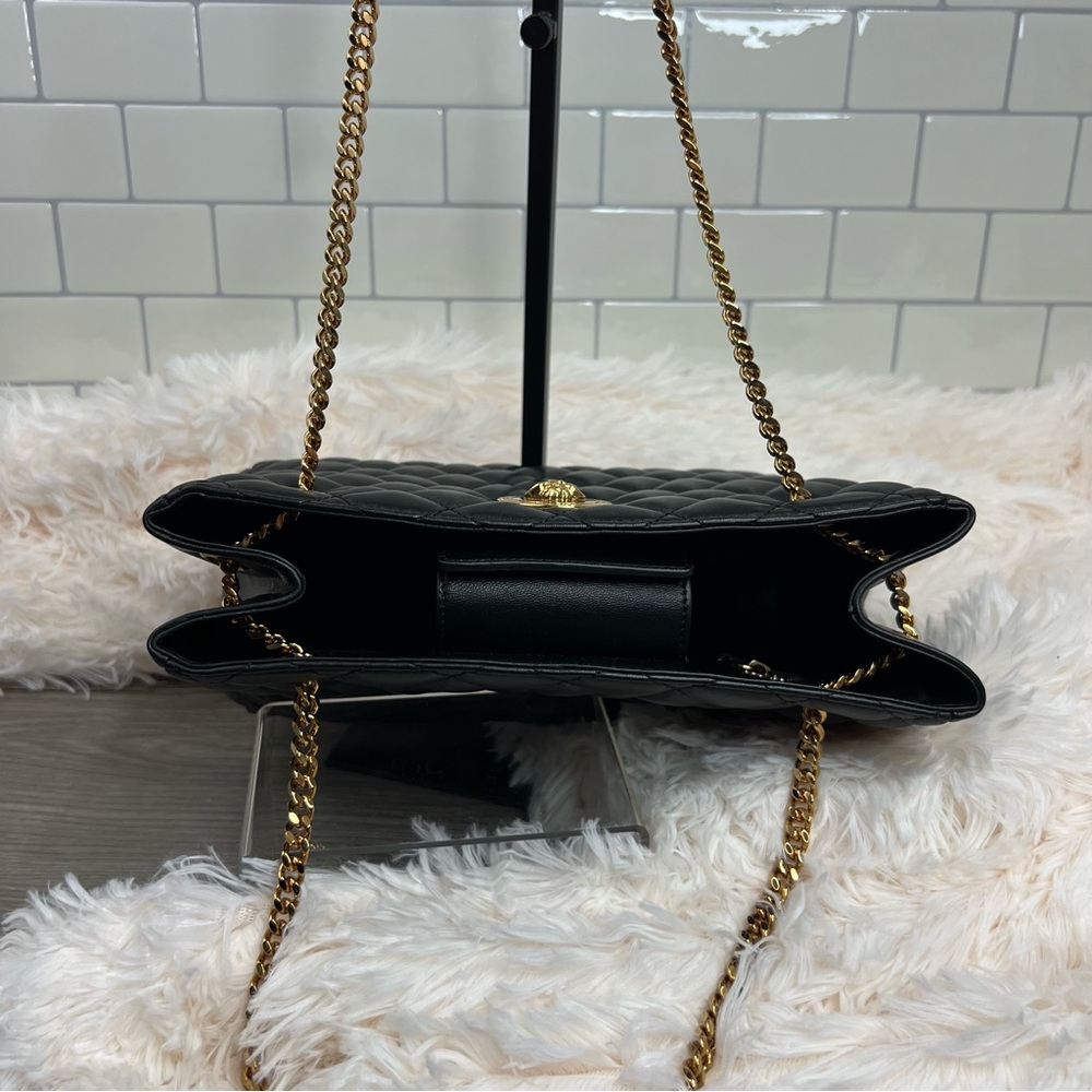 💕Host Pick💕 Versace Nappa Leather Medusa Tote Handbag - Picture 10 of 10